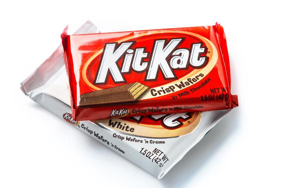Forbes's tweet photo. Pair your leftover Halloween candy with wines:

- Snickers + A Dry Red Blend
- Kit Kats + Pinot Noir
- M&amp;M's + Merlot

https://t.co/Xg1kb7PVUr https://t.co/4WGLFQfkHd