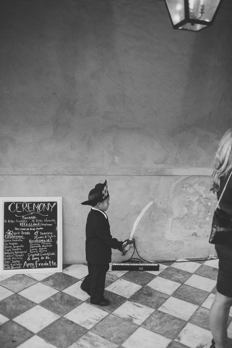 All treats and no tricks at this ceremony! Happy Halloween 🖤 🎃 ✨ 

@pphgevents #williamaikenhouse #charlestonwedding #fall2018 #fallwedding #charlestonbride #destinationwedding #holidaywedding #themedwedding #weddingtheme #halloweenwedding #trickortreat #happyhalloween