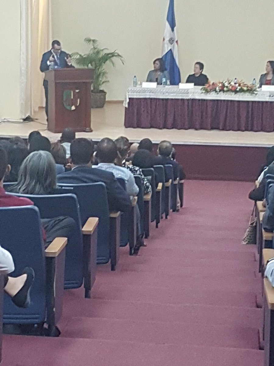 EmeryColomby's tweet photo. Sin desperdicios la conferencia ofrecida por el Presidente del Tribunal Electoral Prof. @RomnJquez llamo mi atención lo relativo a la ley de iniciativa popular y declarar el año 2019 de divilgación de los valores democráticos. @AlfonsoJaquez @NestorArroyoD @JansyCastro @UCSD_RD https://t.co/PA2rheK8Xn