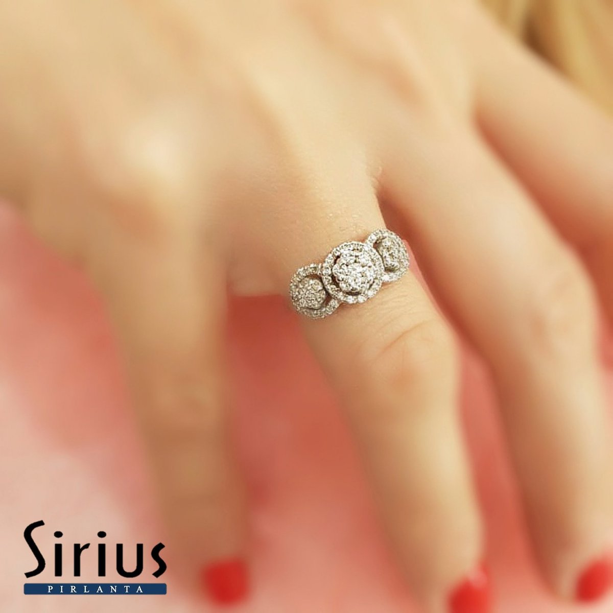 siriuspirlanta's tweet photo. Çünkü siz özelsiniz!
https://t.co/OKaClDUoXo.

#sirius #siriuspırlanta #pırlanta #yüzük #ring #tria #triayüzük #pirlantatria #3tas #triayuzuk #alyans #weddingring #mücevher #jewellery #takı #hediye #gift #loveit #likeit #istanbul #çarşamba #pırlantayüzük #engüzelhediye https://t.co/Aazo5E1Mmf