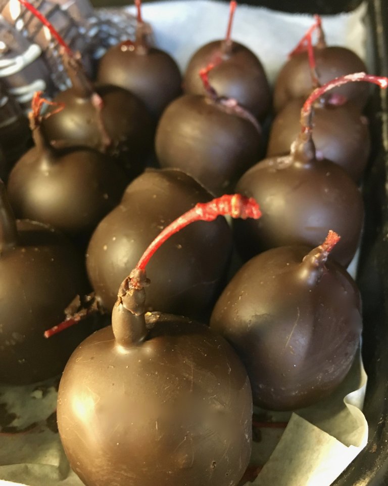 CooksFreshMkt's tweet photo. Happy Halloween! Start the holiday off with a free piece of chocolate from our pastry case when you have lunch this week. https://t.co/ypllzW1JN6