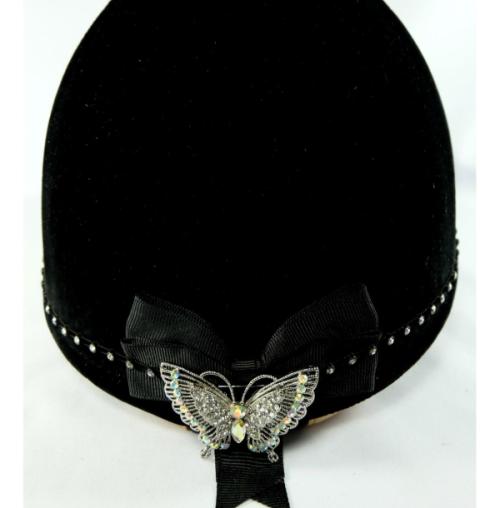 Hucklesbys's tweet image. Special Offers Starting 1st November - Cameo Standard Turnout Rug and Showquest Faux Fur Hat Bands - great for the wintery weather we are experiencing!  And for a bit of bling, the Showquest Crystal Hat Bands are also on offer. 
#specialoffers #NovemberIsComing 
Trade only.