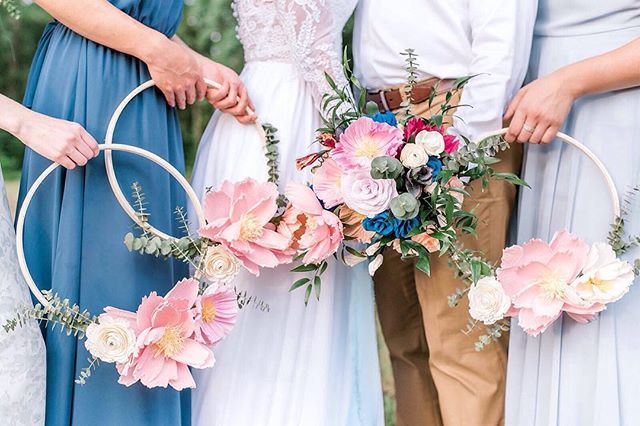 PaperSwallowEve's tweet photo. Happy Halloween!

This bouquet suite is one of my favorites.⠀
⠀
Photographer - @gracepaulphotography⠀
Planner + Stylist - @paperswallowevents⠀
Co-Coordinator - @gracepaulphotography⠀
Venue - @dogwood_downs⠀
Florist - @paperswalloweventsshop⠀
Bride’s Gown - @lissimonbrida… https://t.co/UHBSZKYDSD
