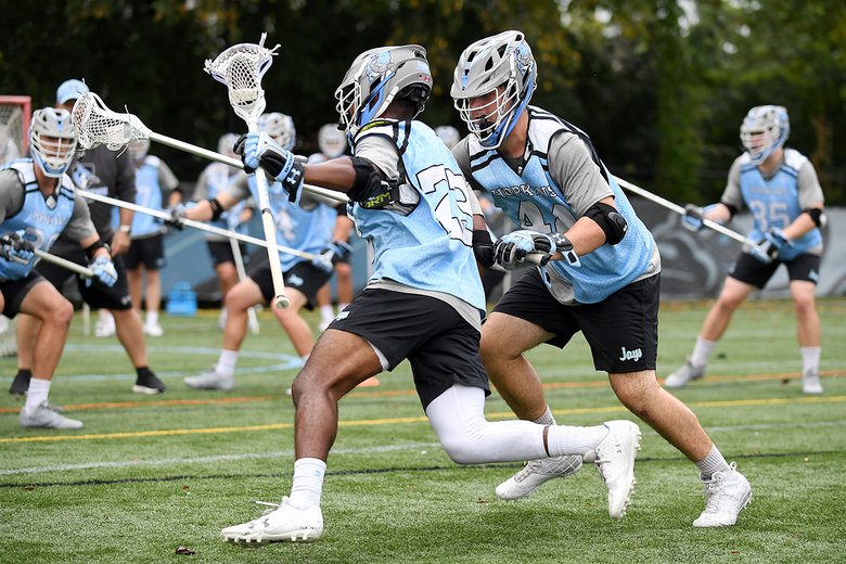 Inside_Lacrosse's tweet photo. The @jhumenslacrosse Blue Jays suddenly are eye-poppingly big #TRUEfallball (Via @tyxanders 📷 @jaclynborowski ) https://t.co/D1mMW4dxHF https://t.co/7cmxqtc5f3