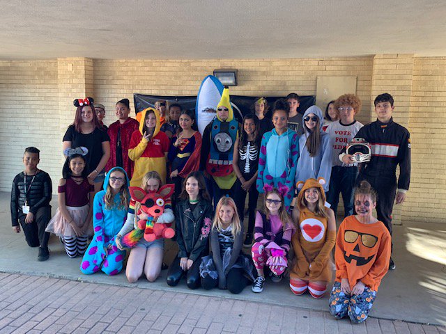 MMS_TeamThunder's tweet photo. Plenty of tricks and treats in the Thunderdome today as Thunder students dress up for Halloween!  It's sure to be a "spooktacular" day!  🎃👻🧙‍♀️
#thunderstruck https://t.co/4lYgWZqCeh