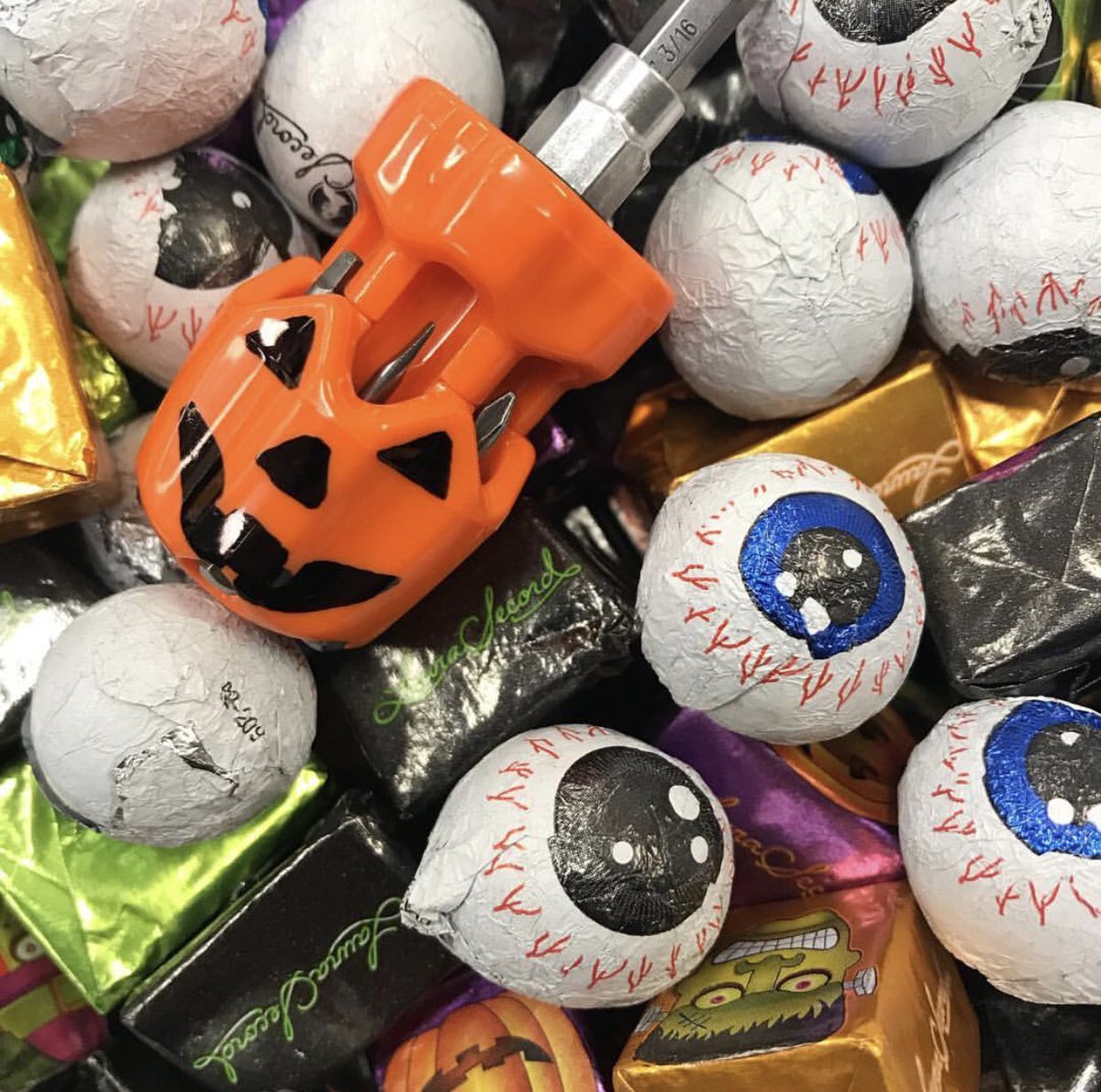 NHS_Show's tweet image. How Hardware does Halloween! 🎃
PC: Picquic Tools