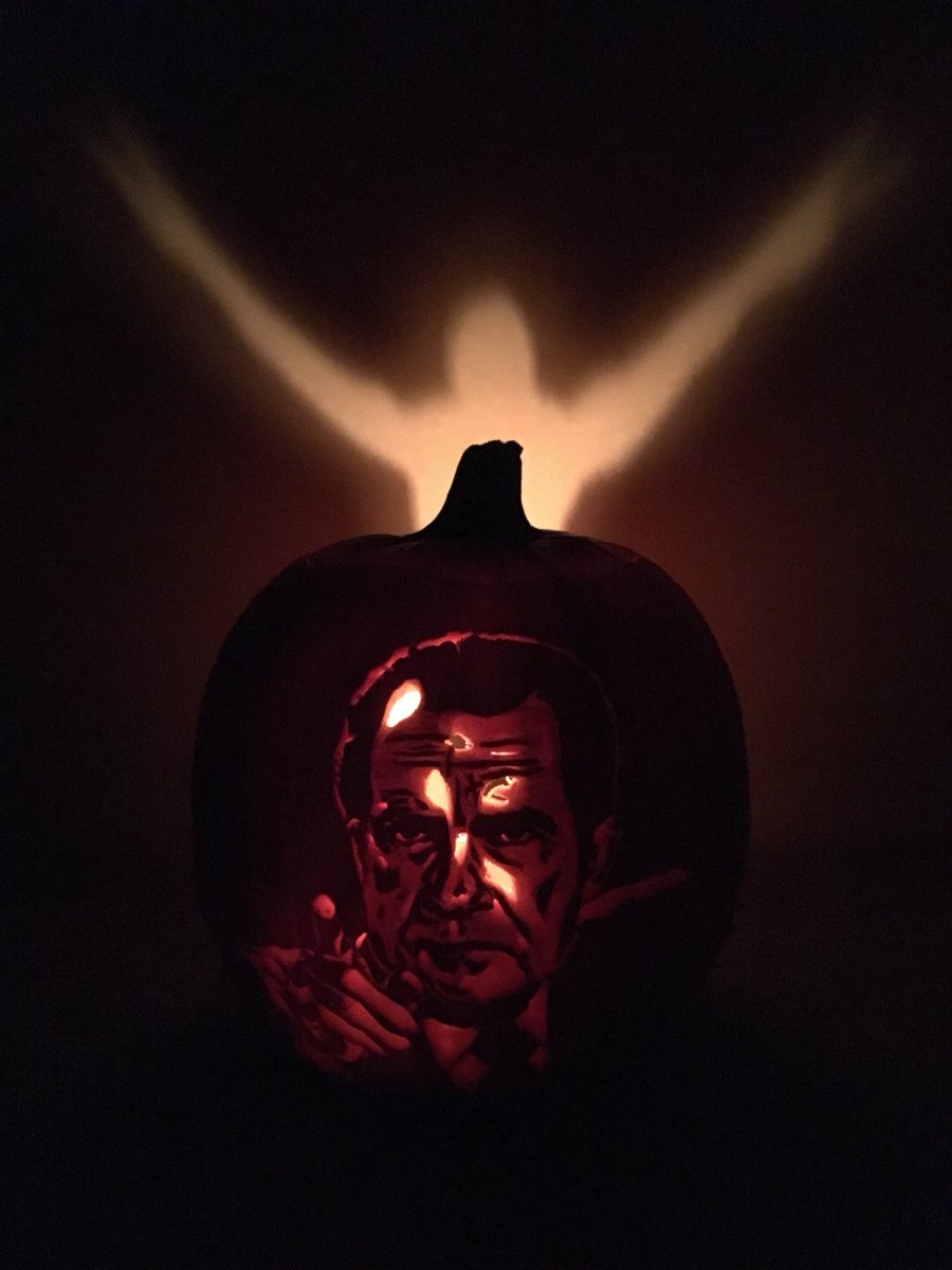 agwestcott's tweet photo. Presidential pumpkin carving 2018: Richard Nixon, “I am not a crook!” ✌🏻🎃✌🏻 #HappyHallowen #WhenHistoriansCarvePumpkins @NixonLibrary https://t.co/fF2hzHtPAB