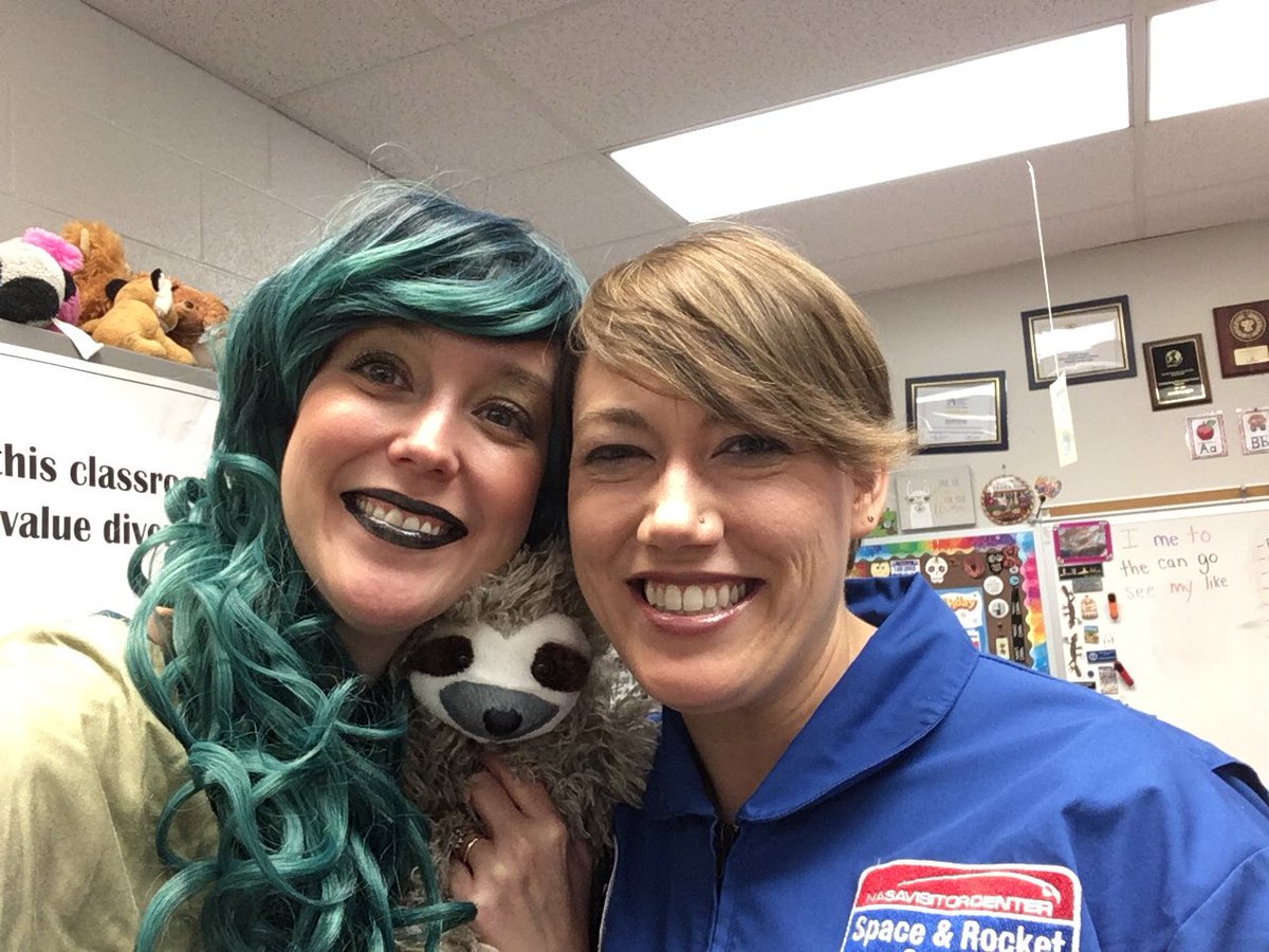 MrsJBurgin's tweet photo. It's #Halloween at @OakridgeKinder! Got my BOO 🤣👻 @WakeHistory student teaching today!!! She's an astronaut and I'm a #sloth habitat!
@WHSHappenings @OakridgeConnect @NatGeoEducation @APSVirginia #VAYTOY18 #APSTOY2016 https://t.co/3Ap4jTcIOe