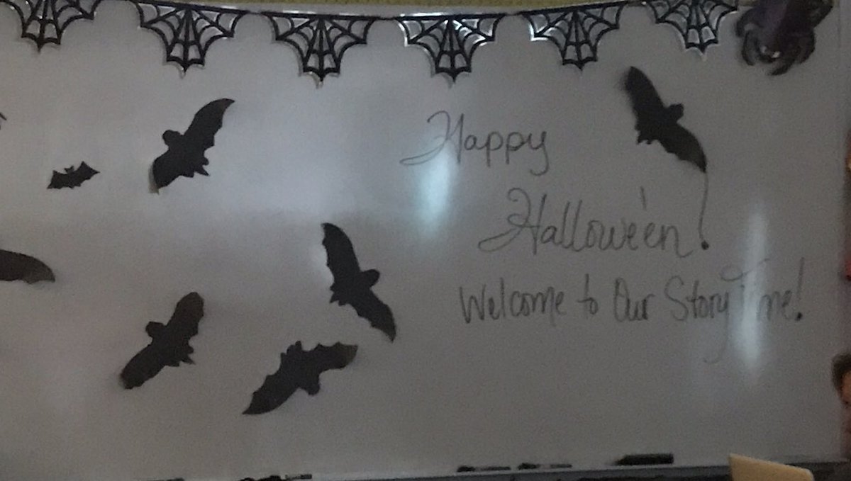 msmcgrayne's tweet photo. Halloween Stories with 7L! @mrsclisi @PrincipalRomano @northwoodps https://t.co/Yy5lmJZ8KX