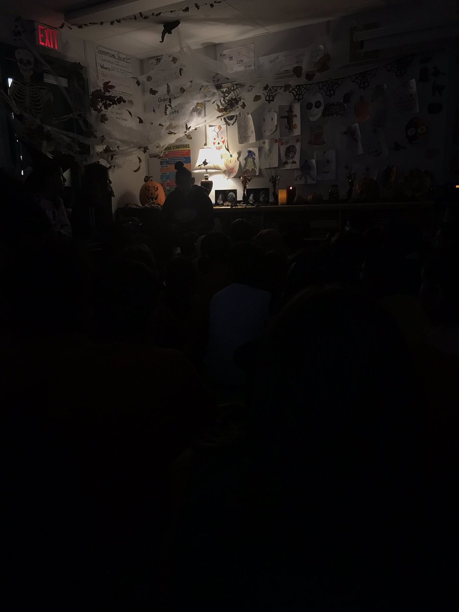 msmcgrayne's tweet photo. Halloween Stories with 7L! @mrsclisi @PrincipalRomano @northwoodps https://t.co/Yy5lmJZ8KX