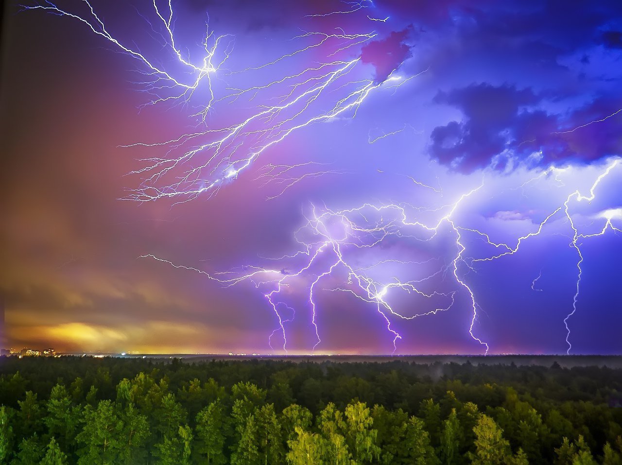 Le ciel dans tous ses états - Page 9 Dq2Z1QFW4AAkJDZ