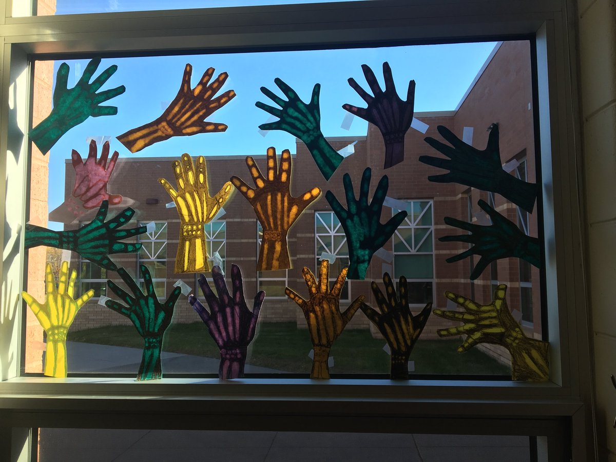 Laura Suckerman tweet media