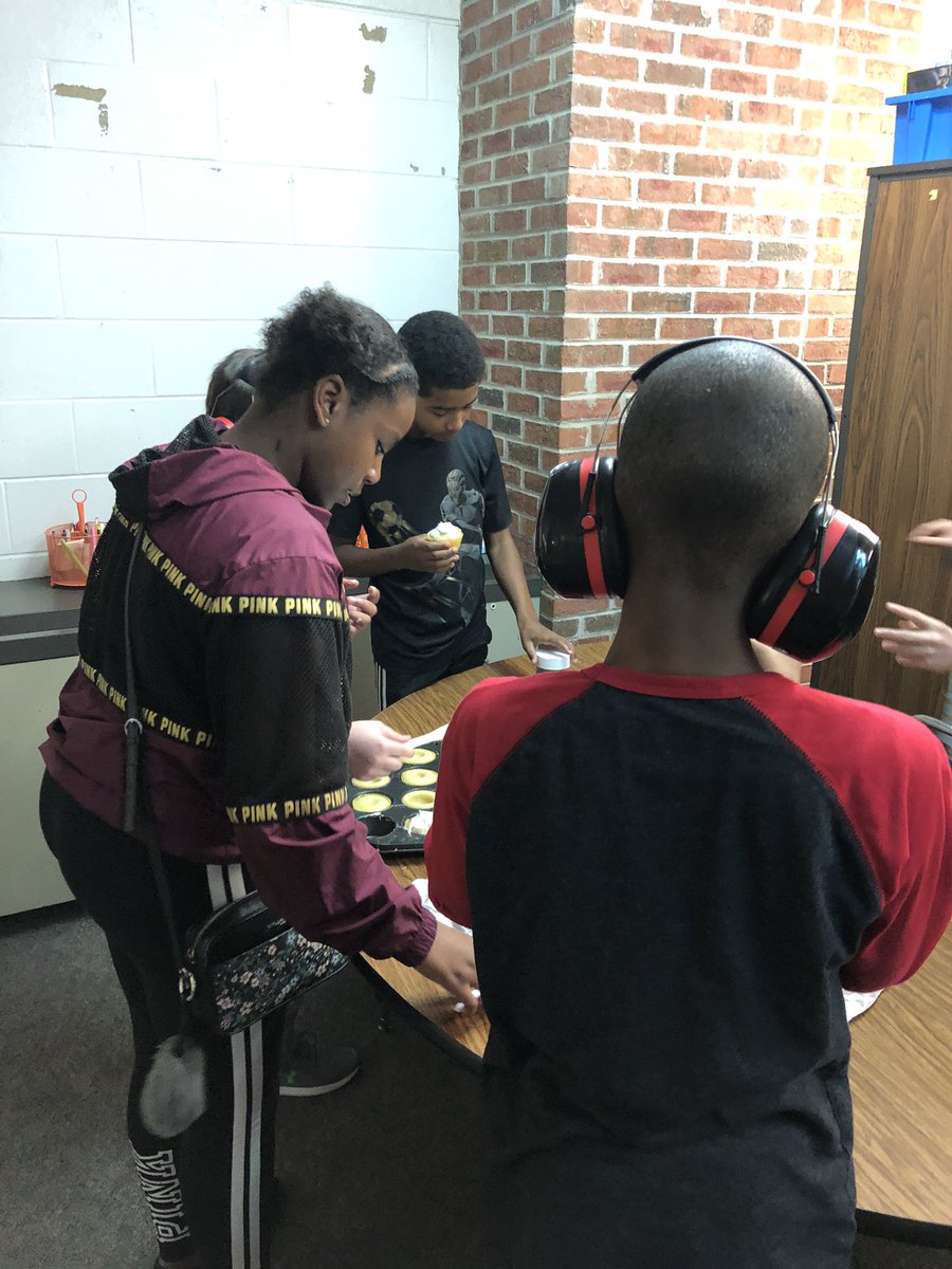 Andrea Stephan tweet media