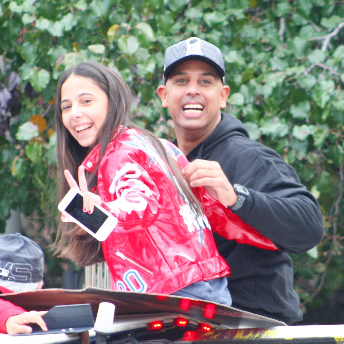 Joe Giza auf X: „📸 Alex Cora and daughter Camila at #RedSox #WorldSeries  parade #WBZ  / X