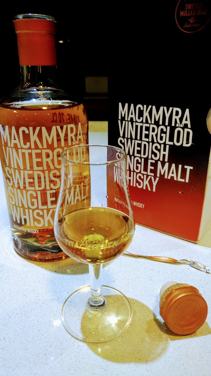 Oh Yes! Home smells like Christmas. This <a href="/mackmyra/">Mackmyra Swedish Whisky</a> is a must for the winter. And the next. And the next. And 46,1% is all we could wish for!