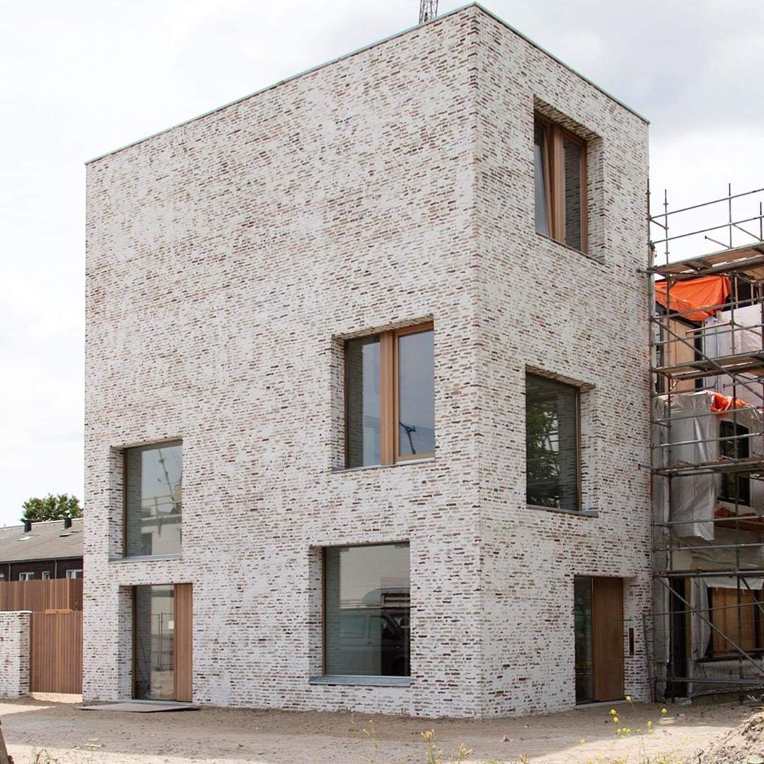 i.s.m  Danny van der Meer 
Amsterdam  Noord