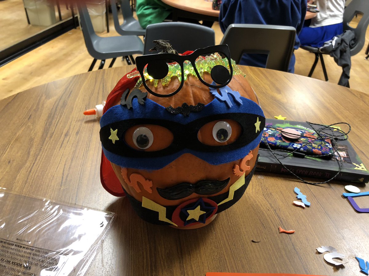 Great Morning celebrating Halloween and decorating pumpkins 🎃🎃 <a href="/STAOakville/">STA Oakville</a>