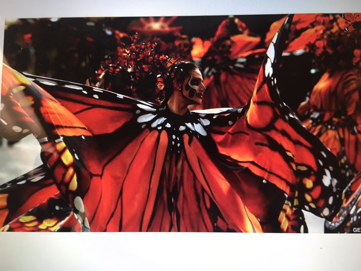 5L celebrating Dia de los Muertos!