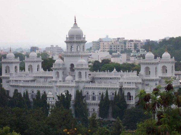 Smart poles are the first step in digital city journey goo.gl/2E14gB. Enable the sensors to collect the data, then feed the analytics. BSNL going with Nokia for India.  #smartcities