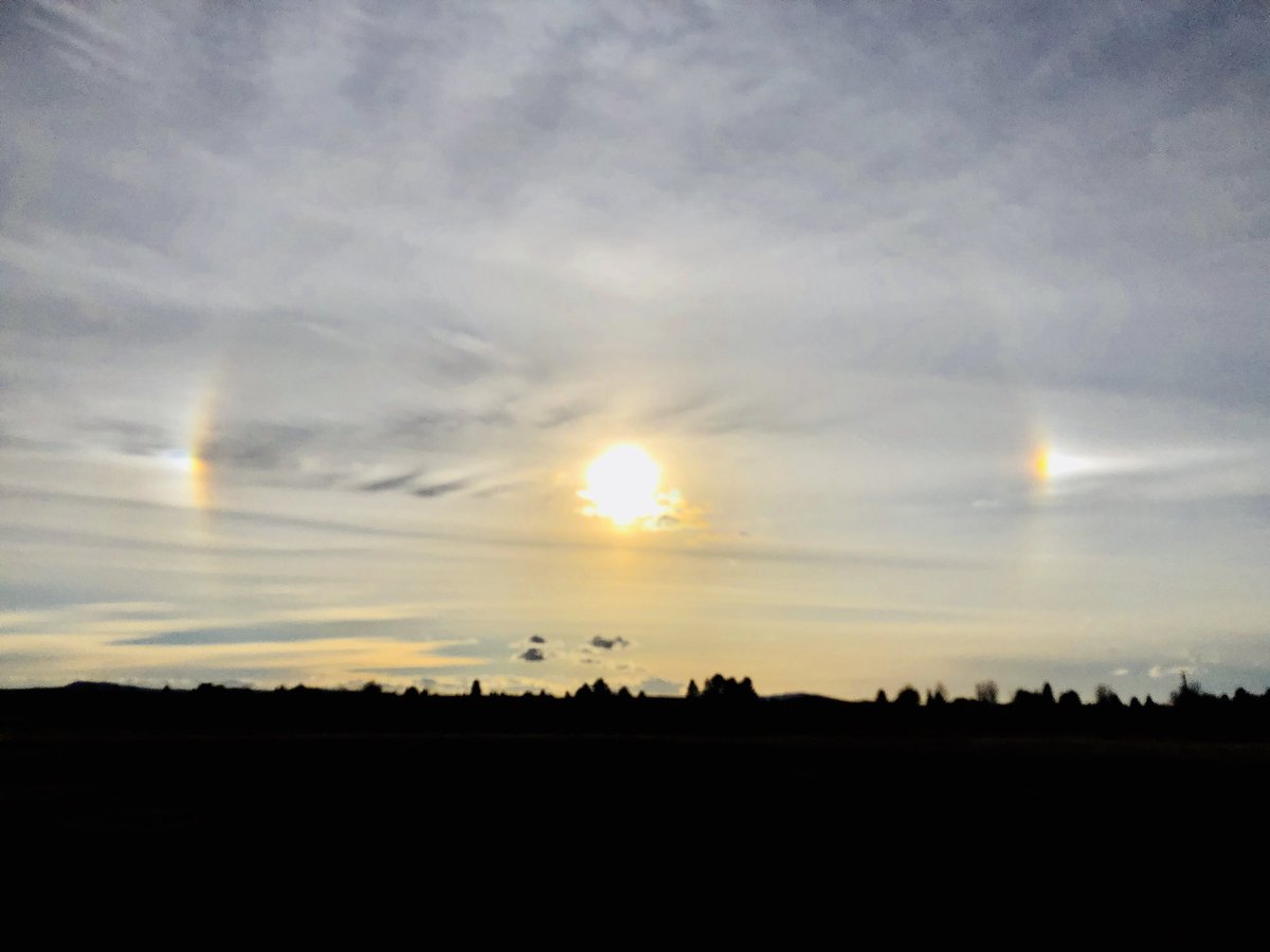 Shirlenamontan1's tweet photo. @FindSamSayers #WednesdayWisdom #ribbonsacrosstheworldforsamsayers @LeahYax Yesterday’s example of sending out some light &amp; rainbows for all those lost or suffering. Gods got this...our job is to spread the light &amp; kindness...have faith, hope &amp; belief. #samstrong #today honey🌈✨ https://t.co/qfLqlnMebf