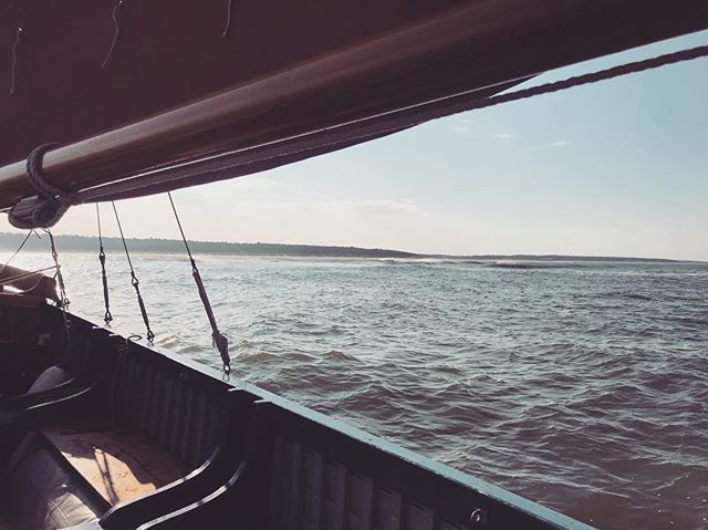 henrynorfolk701's tweet photo. North Norfolk at its best during the autumn and winter, less people and beautiful light. #northnorfolk #norfolk #royalcoast #sailing #rescuewoodenboats #adventure #wild #northsea #worldexplaura #sandbanks @colinherberthowell @ianefinch https://t.co/0hVSA1nT7X https://t.co/Z5ANW8Jn2a