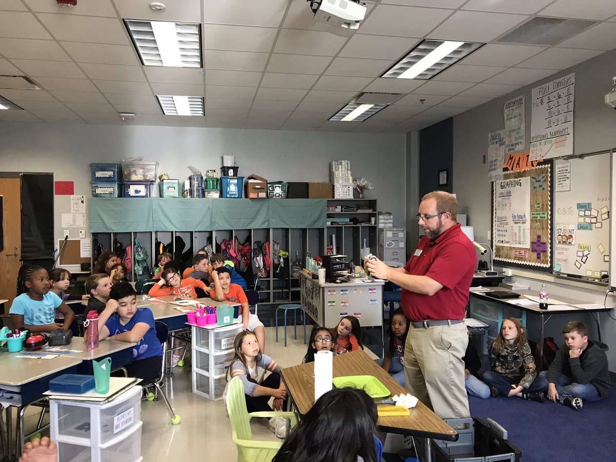 teamgraham211's tweet photo. Halloween fun with @davEDglenn! Dissecting cow eyeballs to make connections to how our eyes work! @CastleHayneES @MrsSulava #nhcsCHAT https://t.co/B8iVcaWRMm