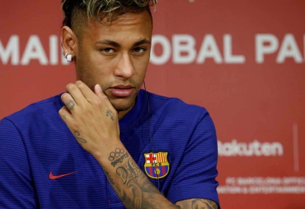 geglobo's tweet photo. Neymar será julgado por fraude em transferência para Barcelona e pode pegar até seis anos de prisão https://t.co/R5Q7KnyhIi https://t.co/g4vv9MaTOf