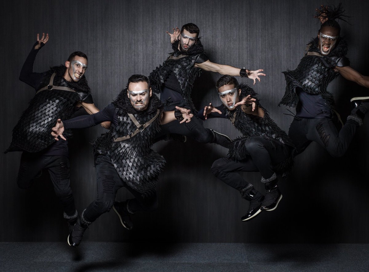 ALLinDanceCrew's tweet photo. @allindancecrew en show pour le quadruple champion du monde @raphael_perrier_paris sur la scène principale du MCB 2018 au Paris Expo Porte de Versailles.

#allin #allindancecrew #got #mcb #mondialcoiffure #mcb2018 #mondialcoiffurebeaute #raphaelperrier #raphaelperrierparis https://t.co/mzCNMR2T1L