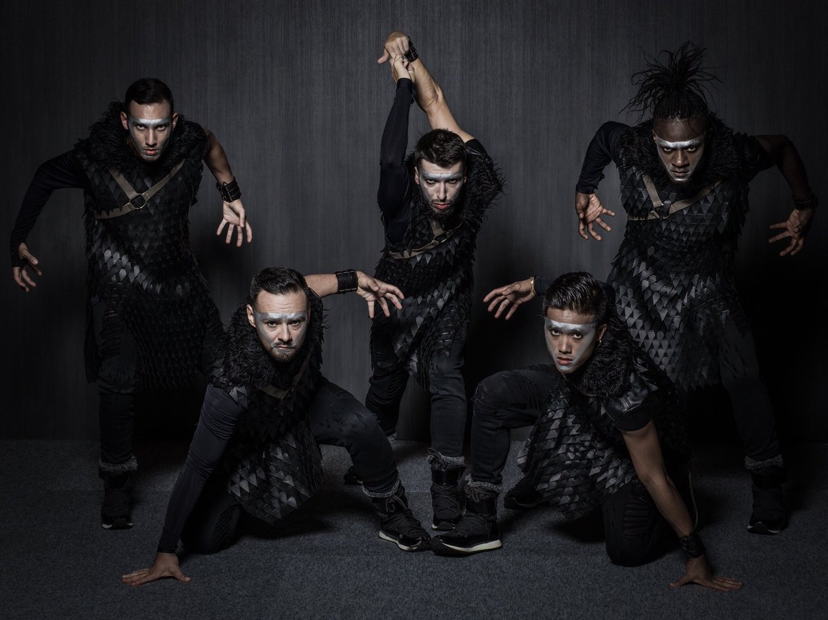 ALLinDanceCrew's tweet photo. @allindancecrew en show pour le quadruple champion du monde @raphael_perrier_paris sur la scène principale du MCB 2018 au Paris Expo Porte de Versailles.

#allin #allindancecrew #got #mcb #mondialcoiffure #mcb2018 #mondialcoiffurebeaute #raphaelperrier #raphaelperrierparis https://t.co/mzCNMR2T1L