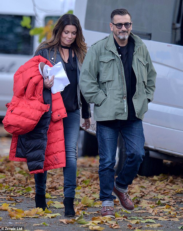 LoveChrisandAli's tweet photo. The amazing Alison King and Chris Gascoyne in-between filming new @itvcorrie scenes on location today 😊 https://t.co/o7KkMtnXRx
