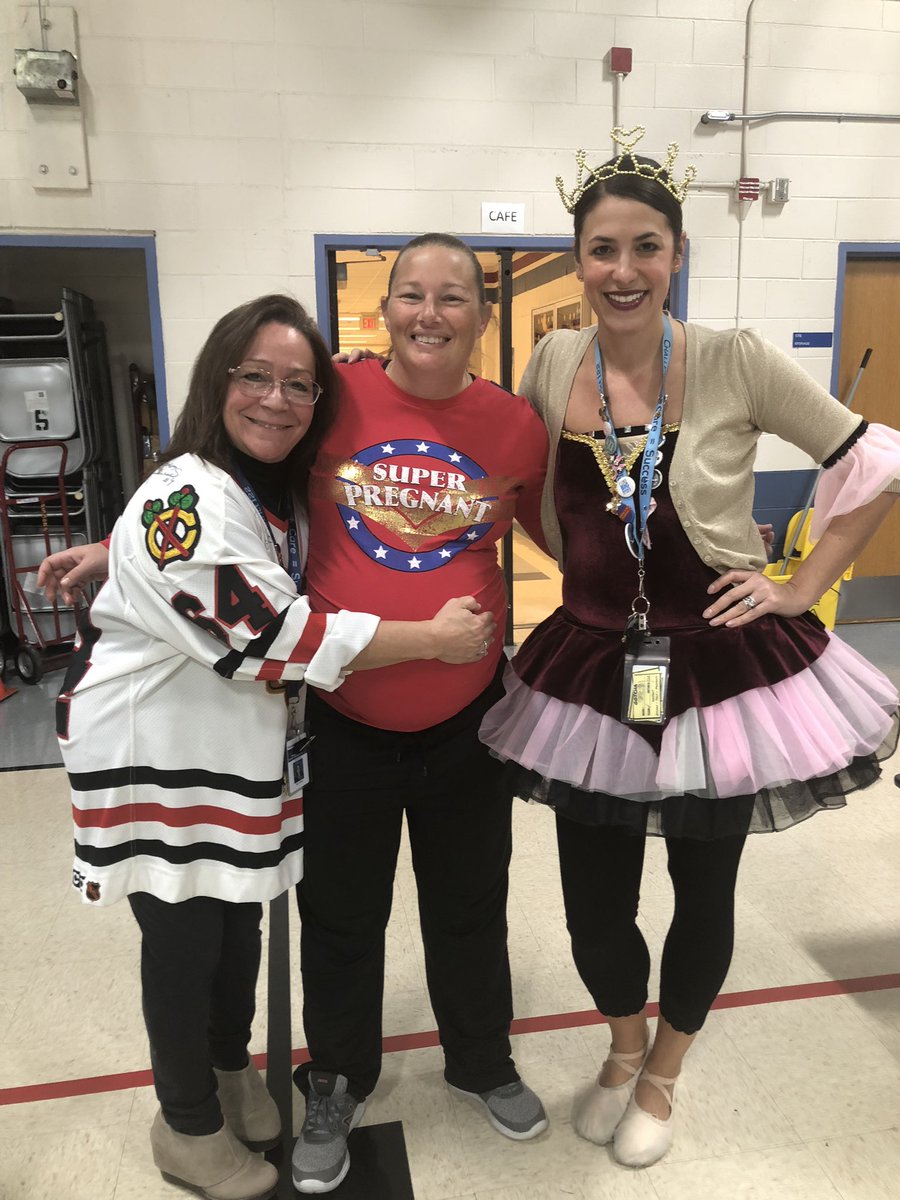 KWaters_WRS's tweet image. Halloween happenings! Our @Simmonsknights1 staff is spook-tacular! 👻👻👻👻#rsd122cares #122edchat #HappyHalloween