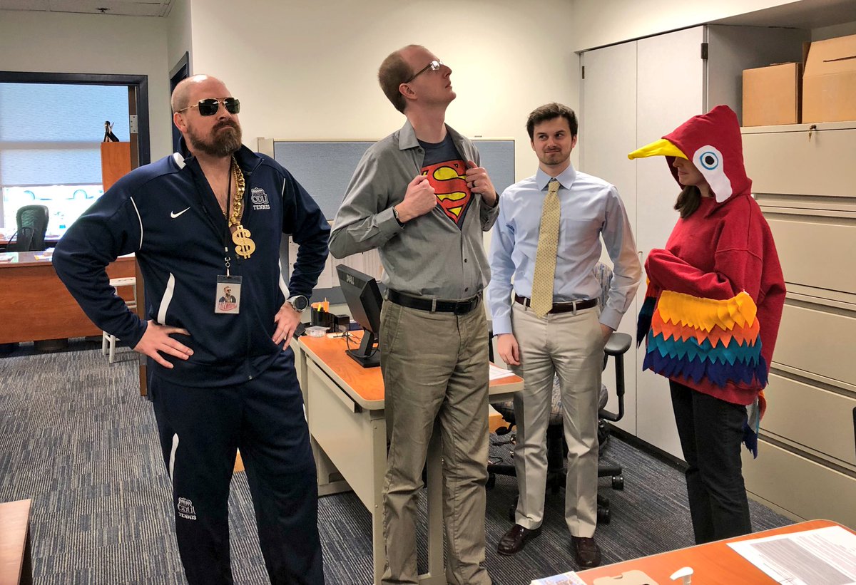 RandaleRichmond's tweet photo. Ha!! @oducompliance all in on the Holloween spirit! #RyanFitzMAGIC #ClarkKent #RyanFromTheOffice #Parrot https://t.co/2fMm836kA7