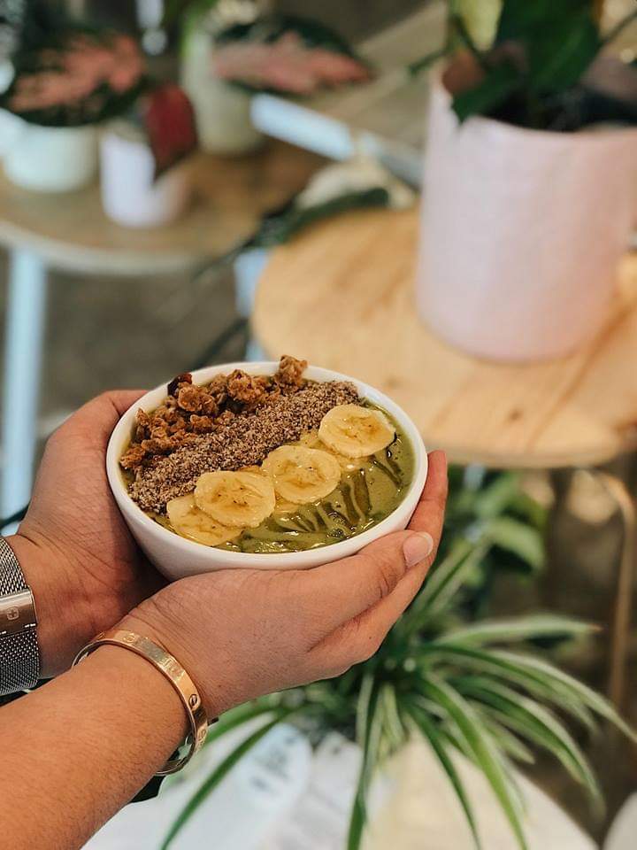 Queweeey's tweet image. Bicester ➡ Juiceria w/ girlfies 💕 

#spontaneousmoments