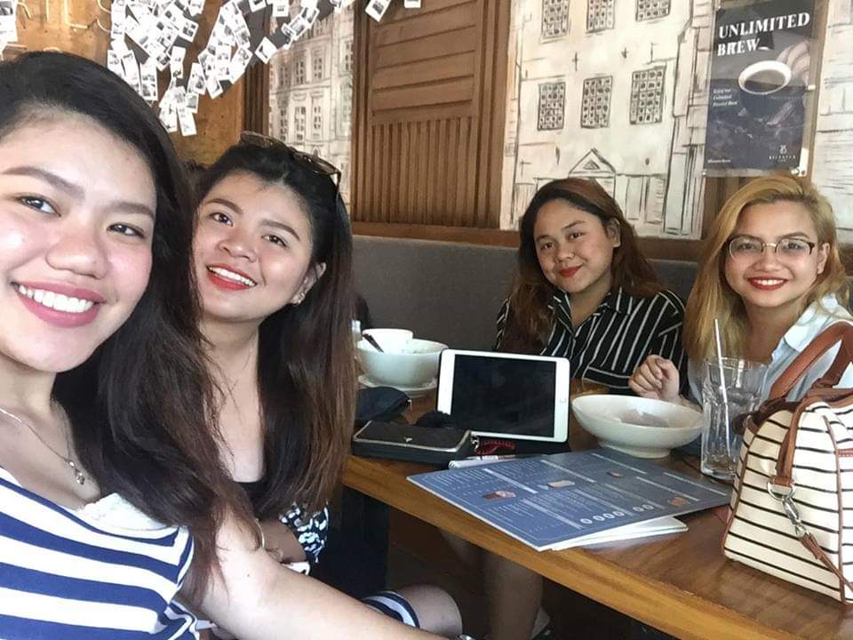 Queweeey's tweet image. Bicester ➡ Juiceria w/ girlfies 💕 

#spontaneousmoments