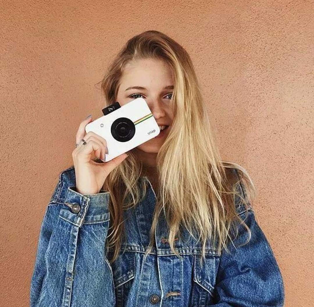 filmcameraexprt's tweet image. Polaroid Snap Digital Instant Camera lets you stand out from the crowd and print photos as soon as you take them. The Polaroid digital camera has 3 different filters and a border to create a fun photo. #Polaroid #instantphotos #photography