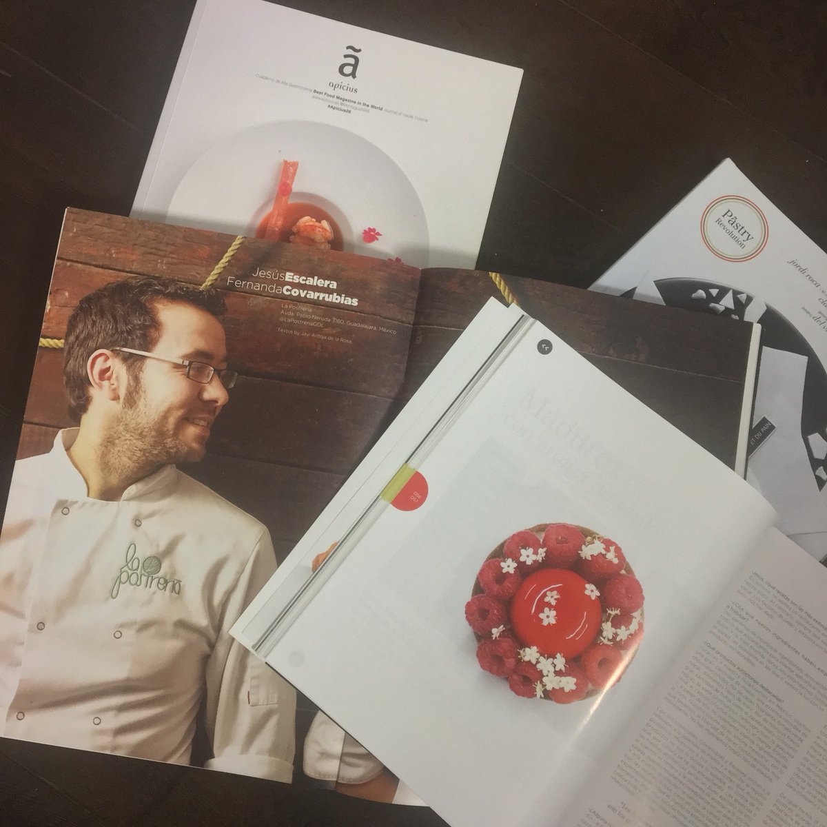 Querida FIFTY. Nosotros ya lo sabíamos antes que vosotros 😂🤣😂 Felicidades <a href="/EscaleraCiscare/">Jesús Escalera</a>, el mejor pastelero de América Latina. Viva Utrera!!!! Todo sobre él en libreriagastronomica.com/es/pastryrevol…