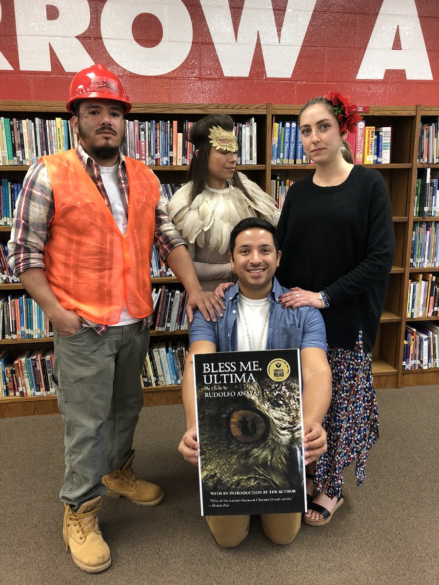 romahslibrary's tweet photo. “Halloweening and Reading” #rgvlibrarysquad https://t.co/UJJDv2jgcE