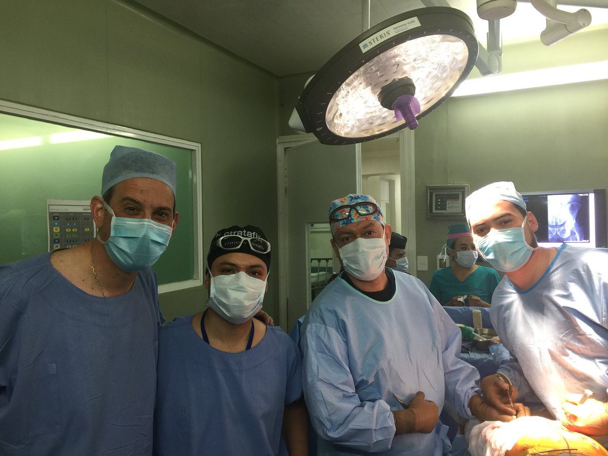 caderarodilla's tweet photo. #HipResurfacing #BHR

De vuelta en #México

Excelente alternativa en pacientes jóvenes, activos y deportistas

#HipTeam

https://t.co/uHBM4TFgEX https://t.co/qt61N90v6R