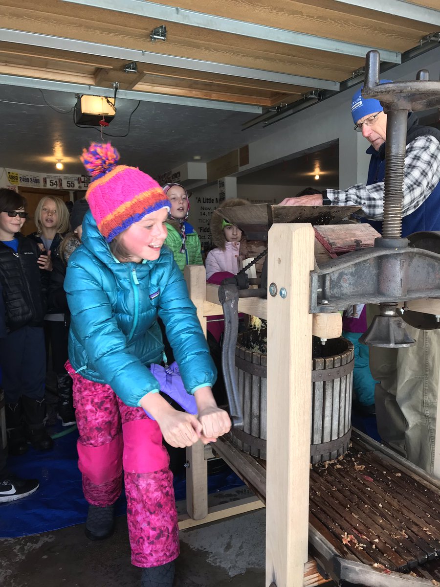 prosisefrisco's tweet photo. Walked to the Little’s home to make apple cider with their homemade cider press. Took 290 pounds of apples with us! @FREprincipal @STEMFrisco https://t.co/IJdMW2HIIb