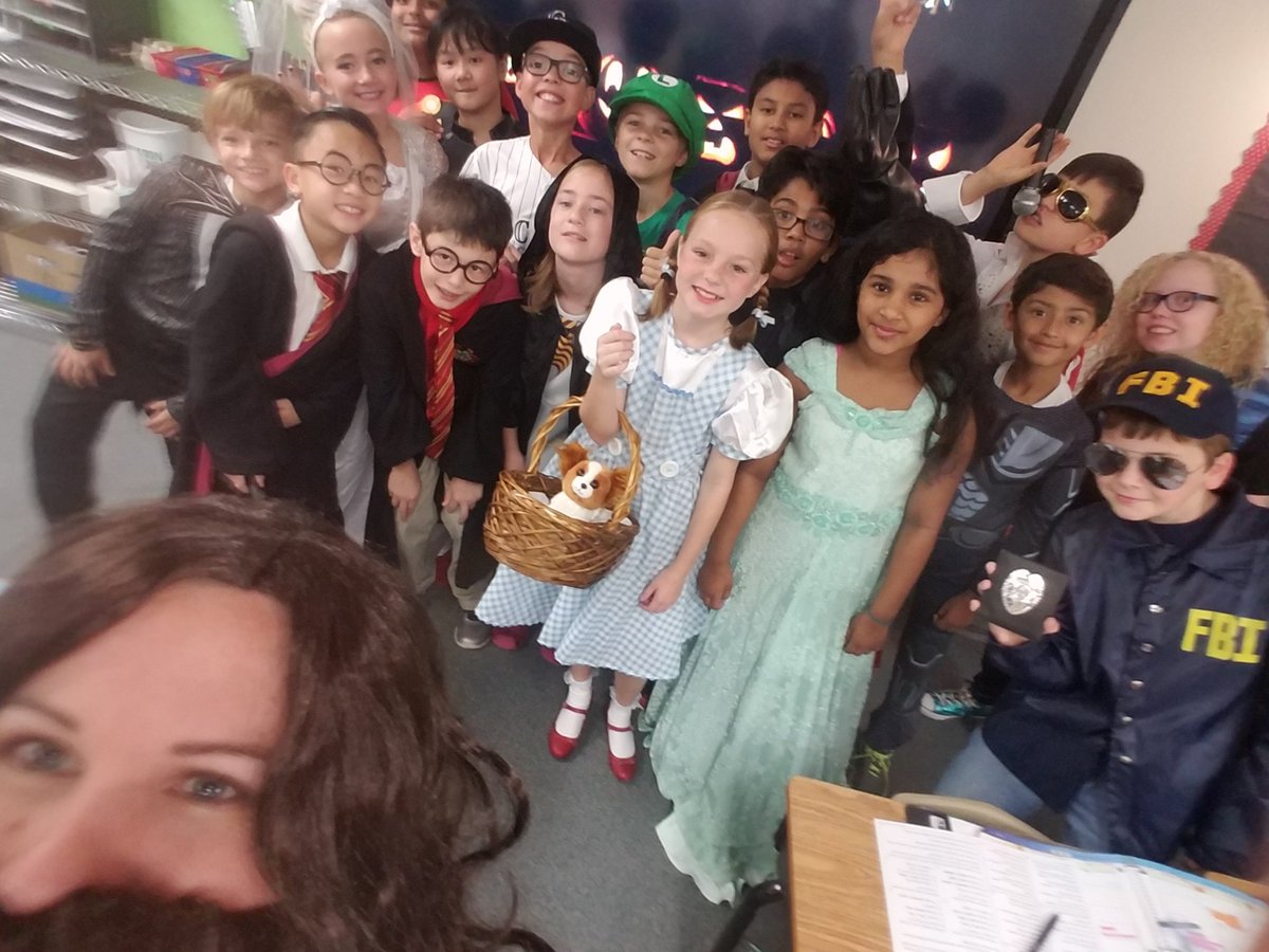 JES Movie parade was a thrill! #JESFamily <a href="/Jack_D_Johnson/">Jack D. Johnson</a>