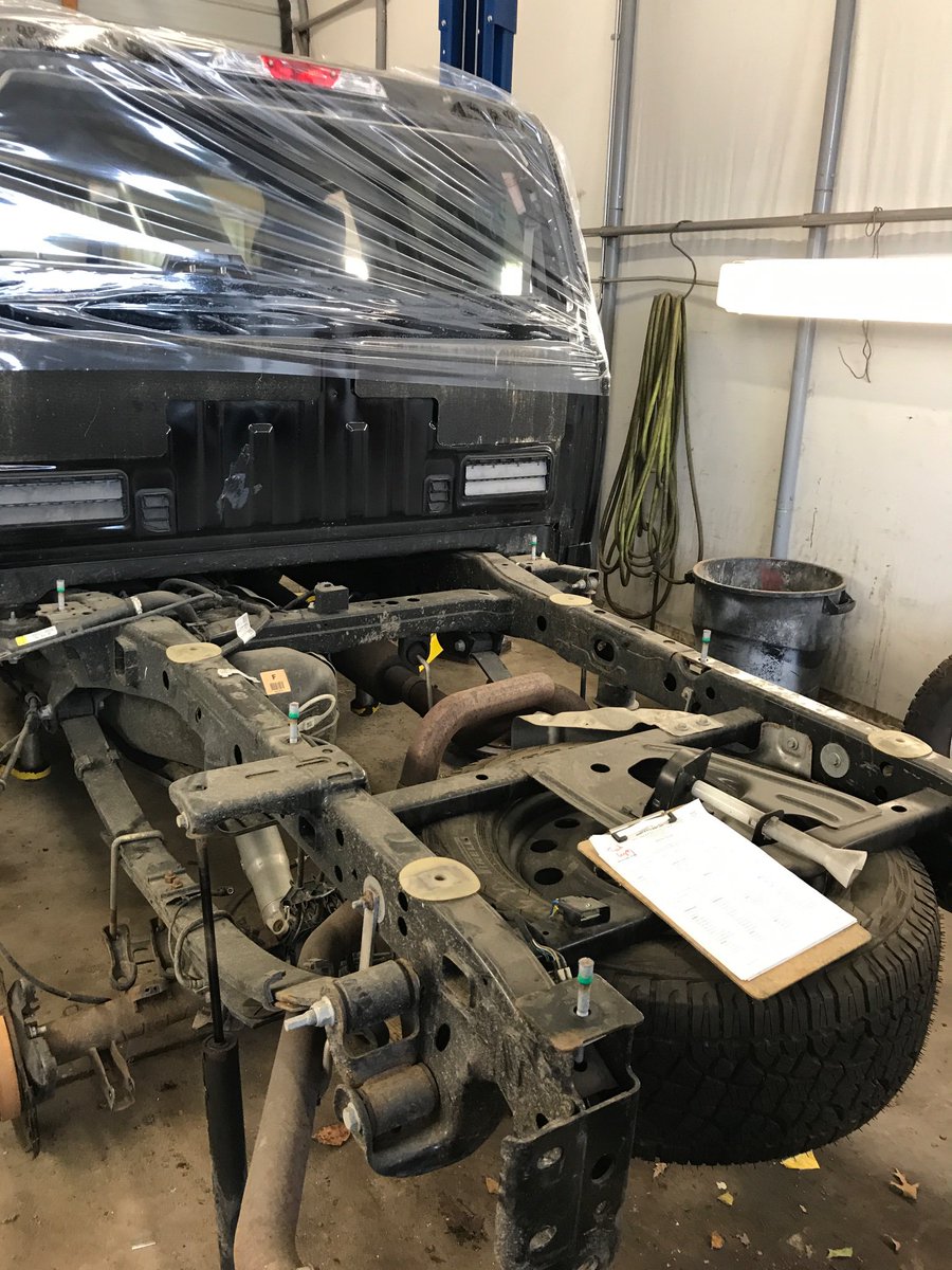 Kevin46843488's tweet photo. Hey @Ford ... it's day 71 and still no parts to fix my 2017 F150. You produce 2 f150s a minute out of your assembly plant, but can't produce 1 rear axle in 2.5 months?? This is way beyond unacceptable!! https://t.co/BjsM0F3AmA