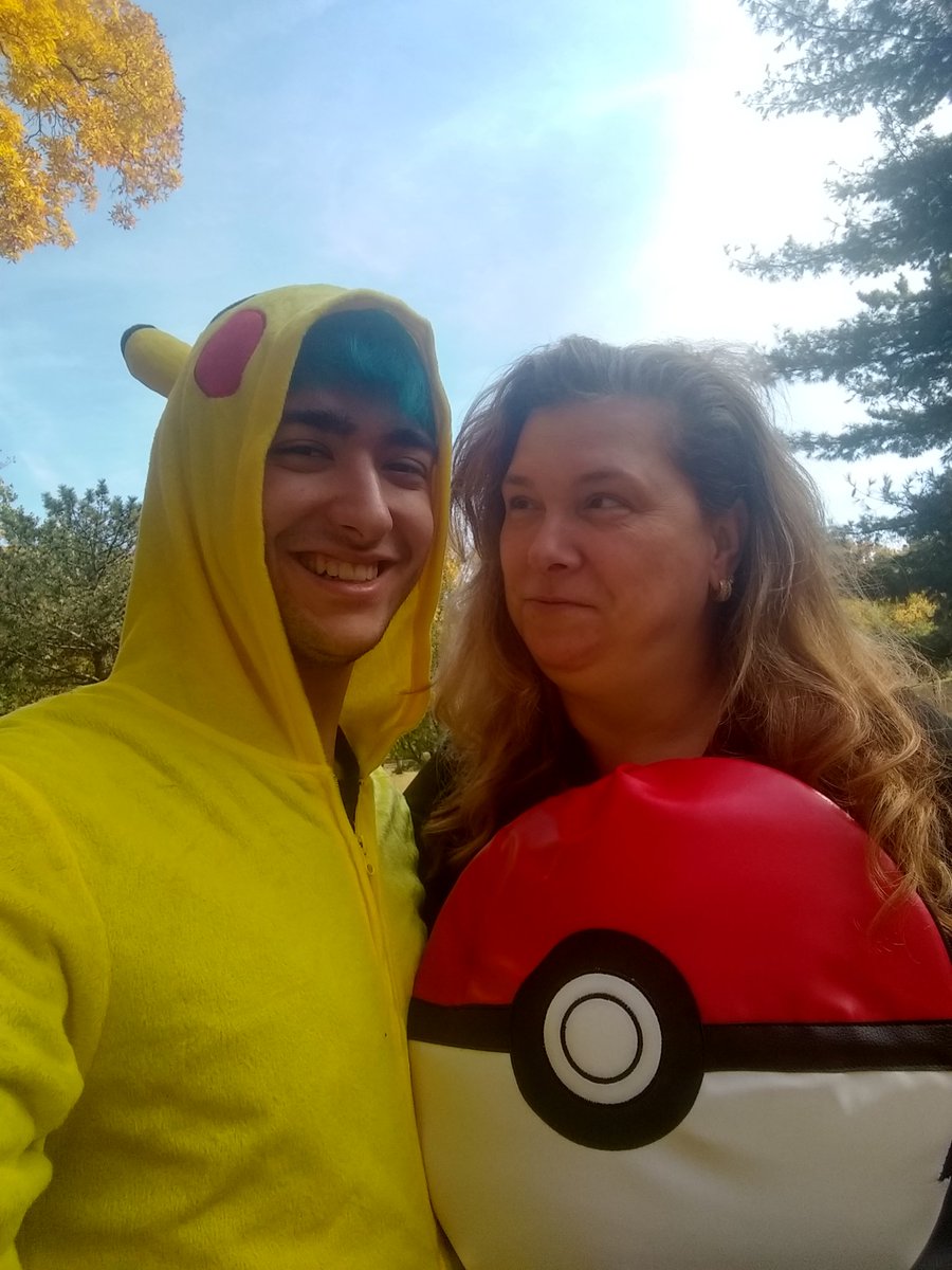 LisaSchwarz01's tweet photo. @PokemonGoApp #PoGoCosplay at #JeffersonBarracks in #STL https://t.co/DVyJS1sTIw