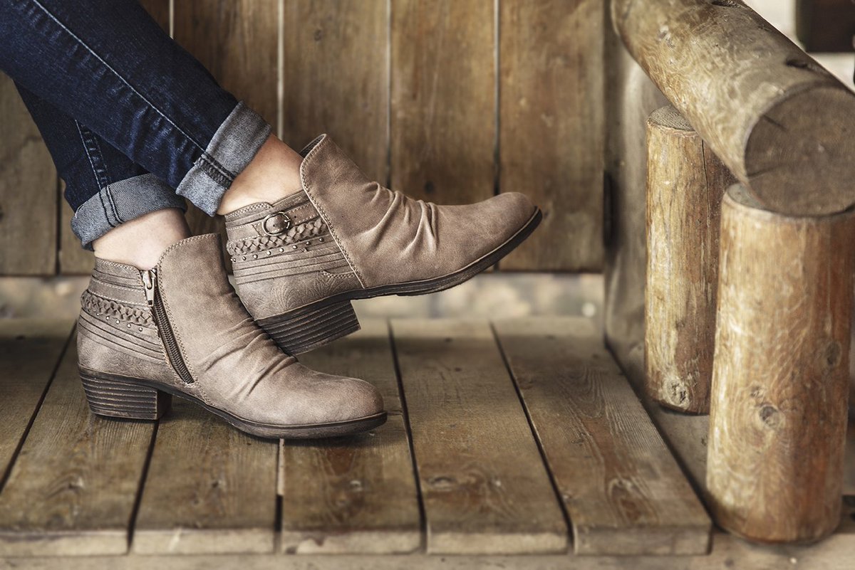 Super_Shoes's tweet photo. Don't forget to give your feet a little trick or treat this Halloween!

Shop TALI: https://t.co/V4Mqiu3bVF https://t.co/EdwoOXMLe2