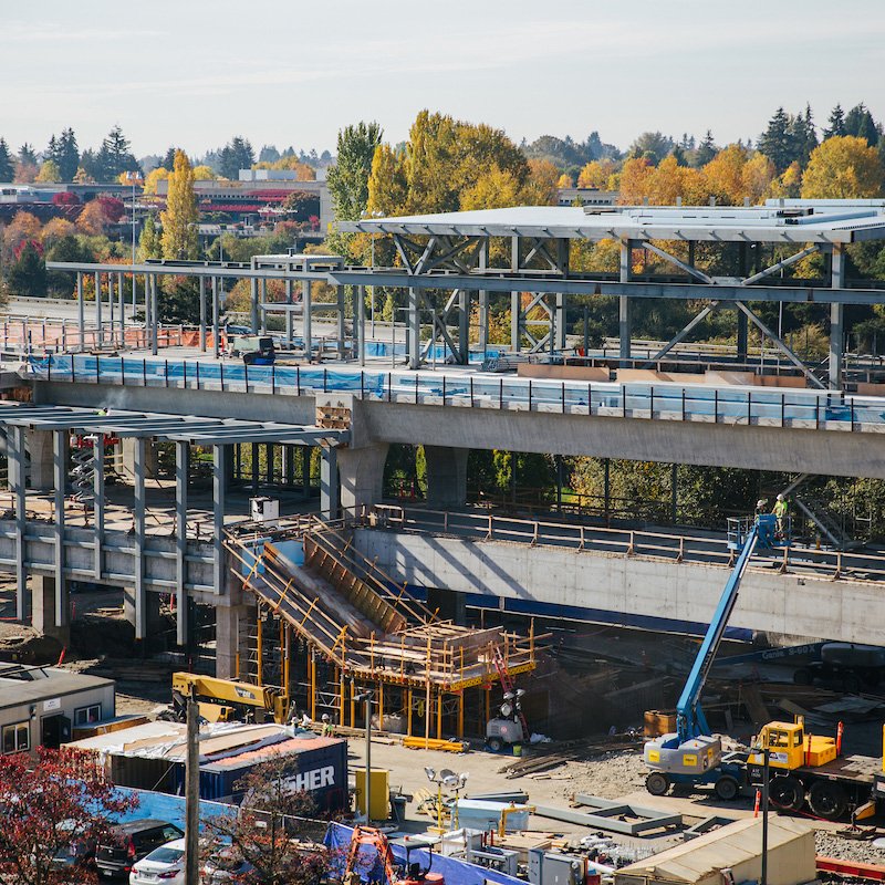 HewittSeattle's tweet photo. #Northgate is looking good in fall colors. @SoundTransit has a new crop of construction photos for the Northgate light rail station: https://t.co/wf6YrMTGZc
#hewittseattle #architecture #archdesign #lightrail #station #ST3 #NorthLink https://t.co/3ILZVf4WzC