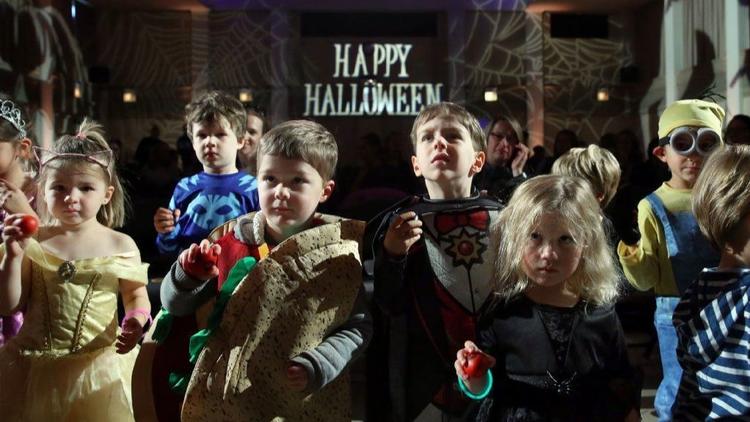 Winnetka_Talk's tweet photo. ICYMI: The Community House held a Halloween Spooktacular, and we've got the photos of kids in great costumes. @wchnews 

https://t.co/VuGKm9kgJl https://t.co/1J0Y1UxmyI