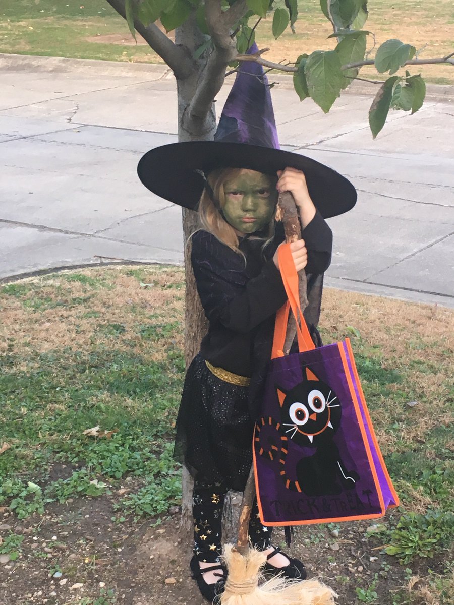 TonjaWitvoet's tweet photo. Her mean #witchface #HappyHalloween2018 https://t.co/7fKIwFHcTZ