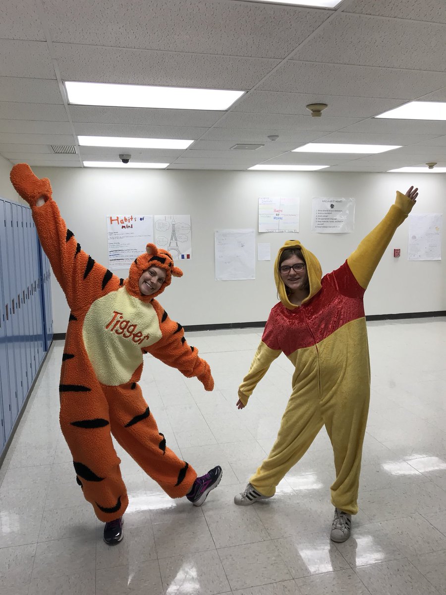 SMSwiz's tweet photo. #i3STEM dress up day. Welcome to the zoo! 🦁🐯🐻 @ShanahanMS https://t.co/i0b2Hcjgn4