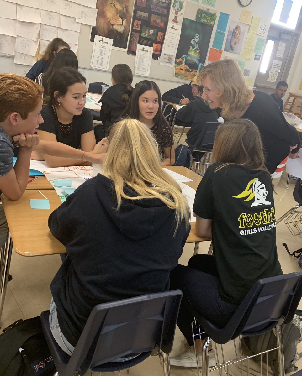 menglandFHS's tweet photo. Biology teachers joined forces today for some fun and engaging lessons! #TUSD #coachingtriads #FHSScience #knightacademics https://t.co/1YINogPDNM