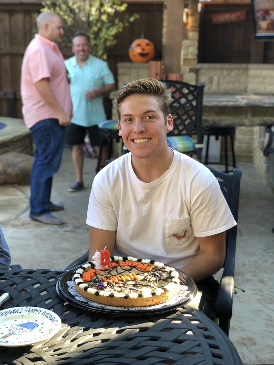 gar0033's tweet photo. Happy 18th Birthday !!!
Canon Roeder  !!!! #tankroeder #23SR2019 https://t.co/UEwzk2atq8