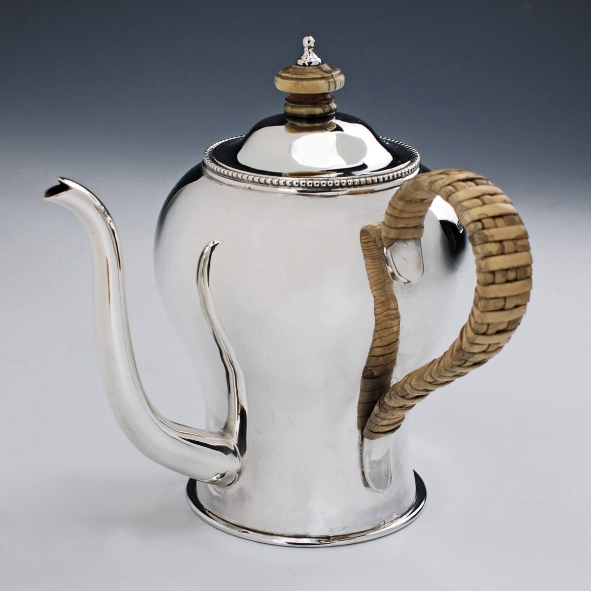 Tarvier's tweet photo. #antiques #antiquesilver #silver #collector 
Rare Sterling Silver Argyll by Joseph Clarke @ https://t.co/SfdiXJ3ksU https://t.co/sFmPTtIjOC
